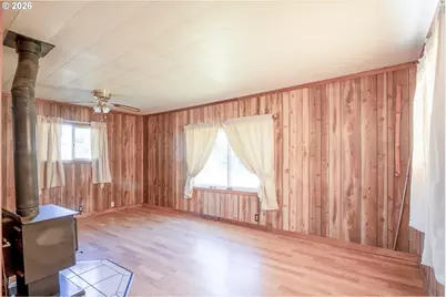 47433 School St, Oakridge, OR 97463 - Photo 3