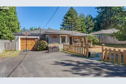 1183 Ocean Ter, Coos Bay, OR 97420 - Photo 3