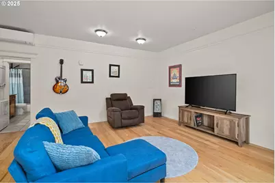 6928 SE Raymond Ct #1, Portland, OR 97206 - Photo 3