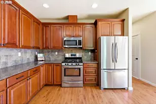 1743 SE Marion St, Portland, OR 97202 - Photo 13