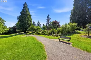 1743 SE Marion St, Portland, OR 97202 - Photo 37