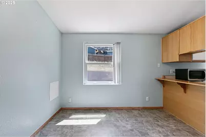 30839 Washington St, Lebanon, OR 97355 - Photo 35