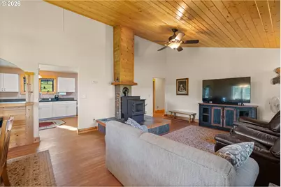 5996 Hayhurst Rd, Yoncalla, OR 97499 - Photo 45