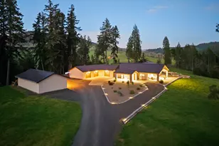 5996 Hayhurst Rd, Yoncalla, OR 97499 - Photo 1