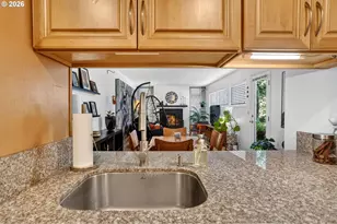 325 SE 146th Ave, Portland, OR 97233 - Photo 17