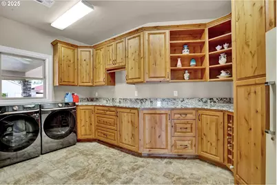 485 Andrews Rd, Yoncalla, OR 97499 - Photo 19