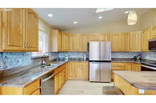 869 N Collier St, Coquille, OR 97423 - Photo 13