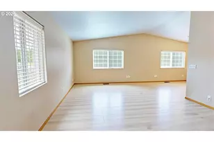 869 N Collier St, Coquille, OR 97423 - Photo 5