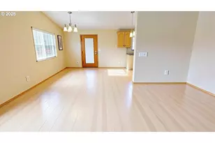 869 N Collier St, Coquille, OR 97423 - Photo 11