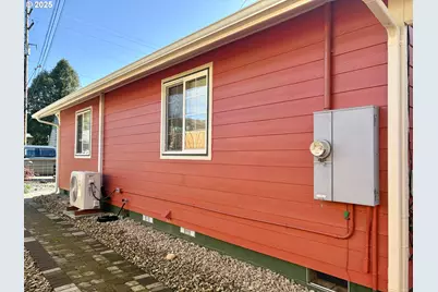 869 N Collier St, Coquille, OR 97423 - Photo 37