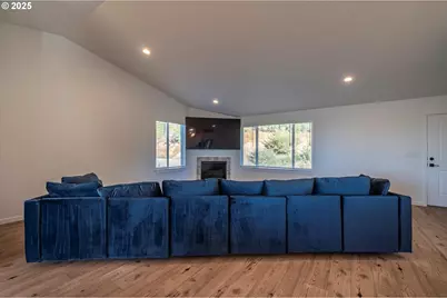 88362 Pederson Dr, Bandon, OR 97411 - Photo 9