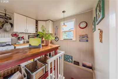 1170 NW 8th Ct, Lincoln City, OR 97367 - Photo 29