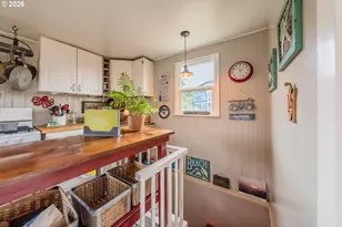 1170 NW 8th Ct, Lincoln City, OR 97367 - Photo 29
