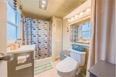 1170 NW 8th Ct, Lincoln City, OR 97367 - Photo 23