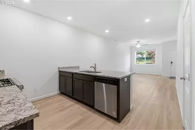 17 NE 134th Pl, Portland, OR 97230 - Photo 15