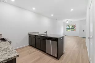 17 NE 134th Pl, Portland, OR 97230 - Photo 15