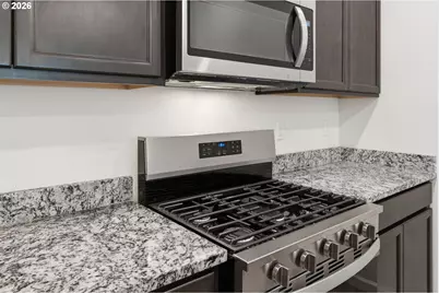 17 NE 134th Pl, Portland, OR 97230 - Photo 9