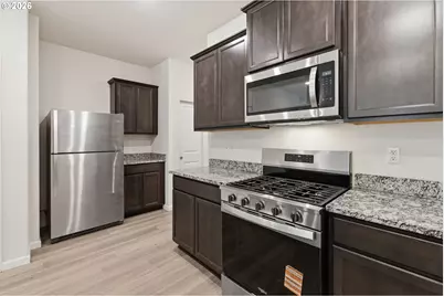17 NE 134th Pl, Portland, OR 97230 - Photo 11