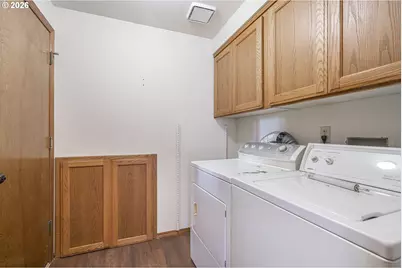 219 E Mission Dr, Newberg, OR 97132 - Photo 23