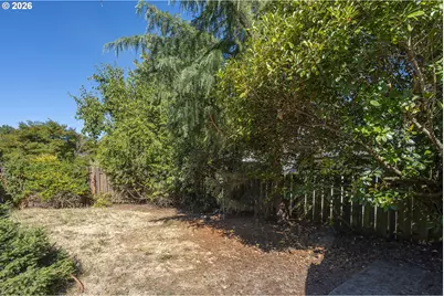219 E Mission Dr, Newberg, OR 97132 - Photo 27