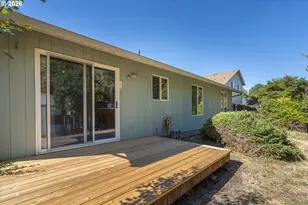 219 E Mission Dr, Newberg, OR 97132 - Photo 25