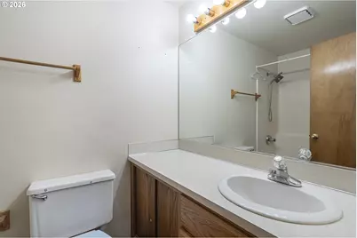 219 E Mission Dr, Newberg, OR 97132 - Photo 21