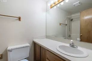 219 E Mission Dr, Newberg, OR 97132 - Photo 21