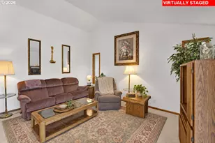 2362 Loch Dr, Springfield, OR 97477 - Photo 13