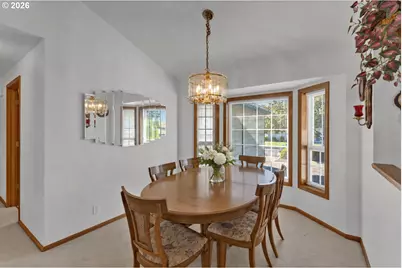 2362 Loch Dr, Springfield, OR 97477 - Photo 9