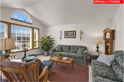 2362 Loch Dr, Springfield, OR 97477 - Photo 7