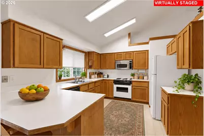 2362 Loch Dr, Springfield, OR 97477 - Photo 11