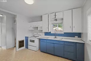 141 Poplar St, Powers, OR 97466 - Photo 7