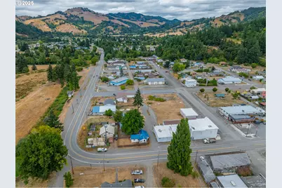 141 Poplar St, Powers, OR 97466 - Photo 37