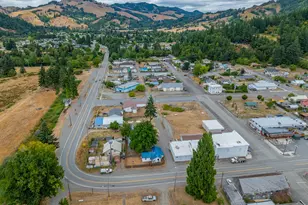 141 Poplar St, Powers, OR 97466 - Photo 37