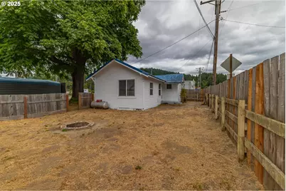141 Poplar St, Powers, OR 97466 - Photo 29