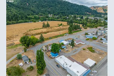 141 Poplar St, Powers, OR 97466 - Photo 33