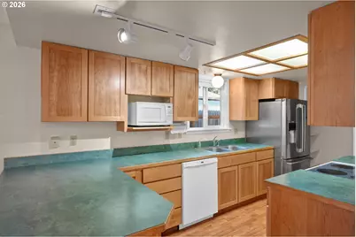 1250 34th Pl, Florence, OR 97439 - Photo 17