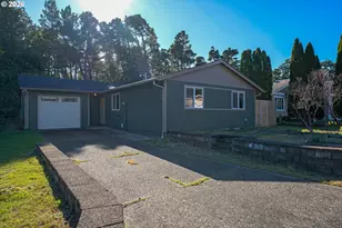 1250 34th Pl, Florence, OR 97439 - Photo 3