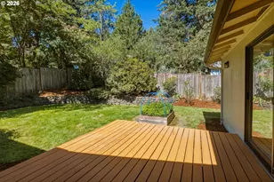 765 Foothill Dr, Eugene, OR 97405 - Photo 33