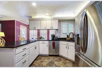 10535 SW 135th Ave, Beaverton, OR 97008 - Photo 11