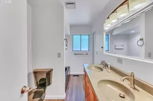 1617 NE Morgan St, Portland, OR 97211 - Photo 13