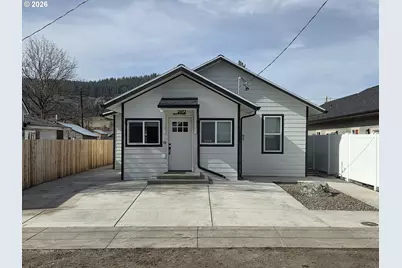2812 N 4th St, La Grande, OR 97850 - Photo 1