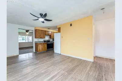 235 NW Fenton St, McMinnville, OR 97128 - Photo 23