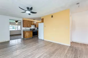 235 NW Fenton St, McMinnville, OR 97128 - Photo 23