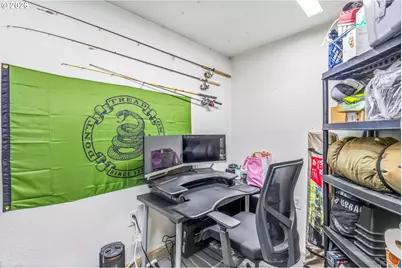 423 S 1st St, Silverton, OR 97381 - Photo 33