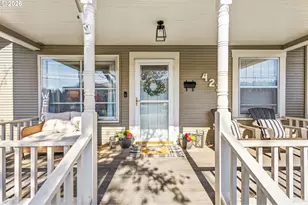 423 S 1st St, Silverton, OR 97381 - Photo 5