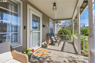 423 S 1st St, Silverton, OR 97381 - Photo 7