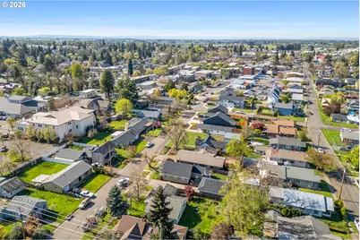 423 S 1st St, Silverton, OR 97381 - Photo 35