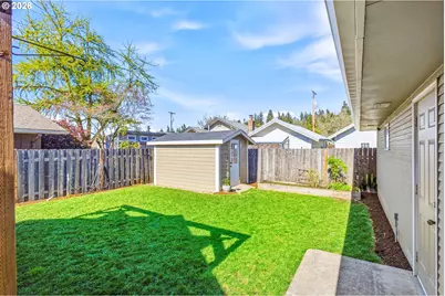 423 S 1st St, Silverton, OR 97381 - Photo 27