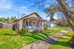 423 S 1st St, Silverton, OR 97381 - Photo 3